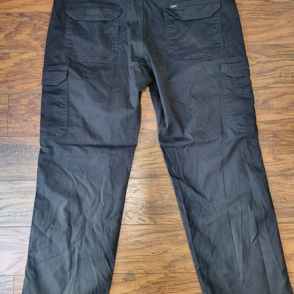 LEE Performance Extreme Comfort MVP Straight Fit Black Cargo Pants sz 38x30 EUC - Picture 7 of 8